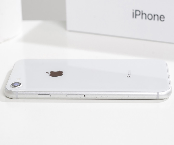 iPhone 8 64gb, Silver б/у